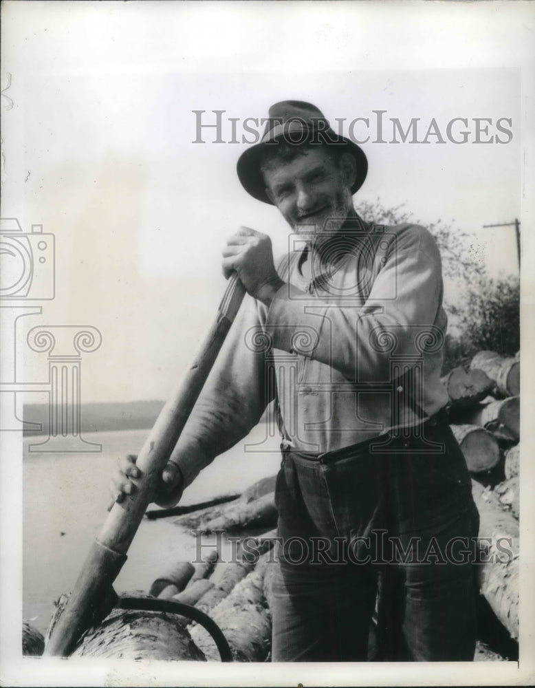 1942 Press Photo Canada&#39;s Largest Lumber Season-Historic Images