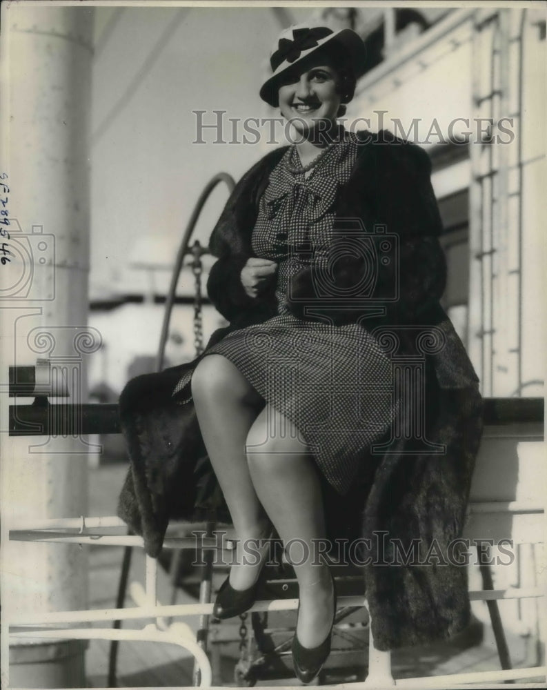 1930 Press Photo Arlette Gerville Arrives In San Francisco Aboard Chichibu Maru - Historic Images