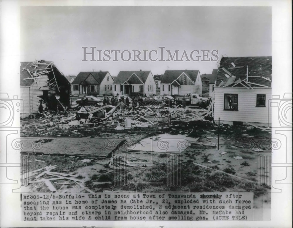 1950 Press Photo Destroyed Houses After Gas Explosion At Town Of Tonawanda NY - Historic Images