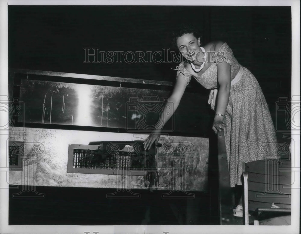 1952 Press Photo Marian Geisal, International Amphitheater-Historic Images