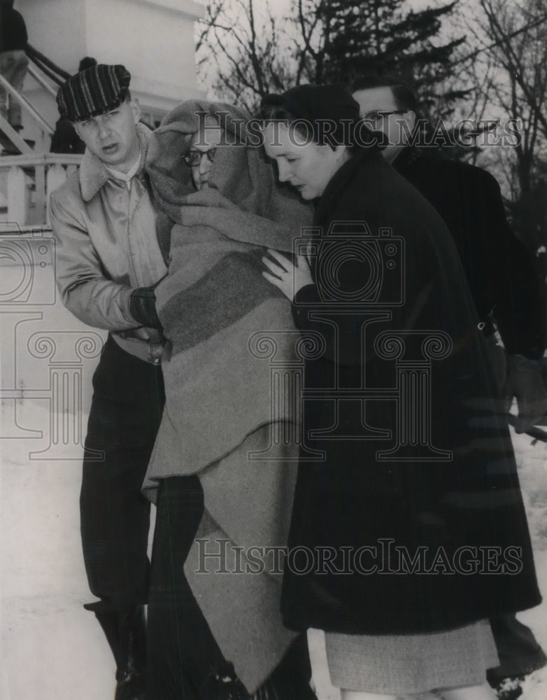 1959 Press Photo Glen Ellyn Acres Nursing home Fire Patient wrapped up Glen - Historic Images