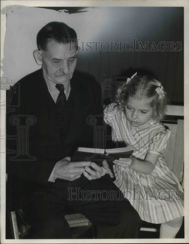 1942 Press Photo Charles Brades Oldest Member St Marly SS Marline Dunkasky - Historic Images