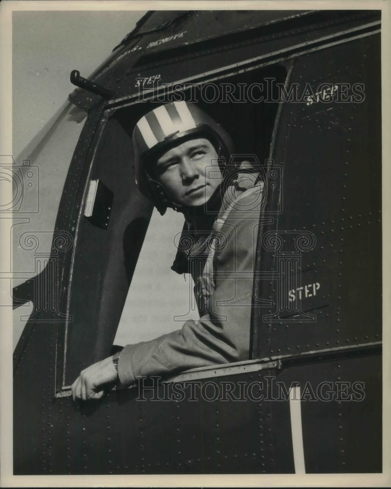 1949 Press Photo Jim Ryan became the first man to loop a chopper - Historic Images