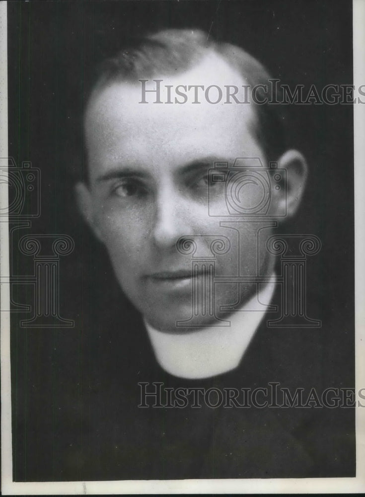 1933 Press Photo The Rev. John Goff is protected by Friends for reform - Historic Images