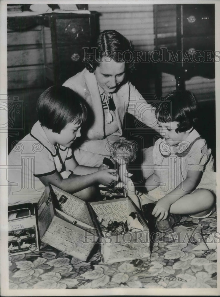 1937 Press Photo 3 yr old Ann Gaddis was kept alive for 2 years with tube - Historic Images