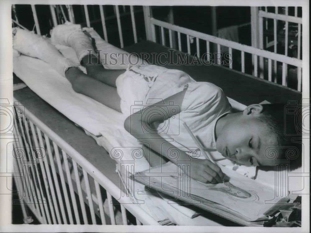 1959 Press Photo Manuel Manzon crippled at national Orthopedic Hospital. - Historic Images