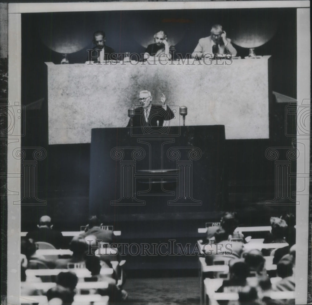 1953 Press Photo UN in NYC, Soviet delegate Andrei Vishinsky makes speech - Historic Images