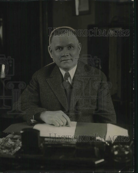 1925 Press Photo WM Green, Pres of AF of L snapped at his desk - nec29822-Historic Images