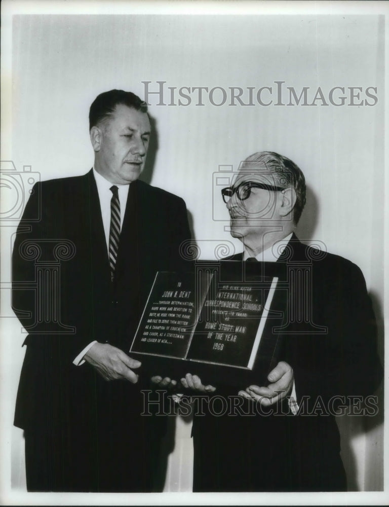 1968 Press Photo Dr John C Villaume Pres International Correspondence School - Historic Images