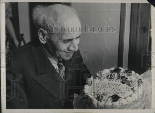 1941 Chicago man is 130 years old - Historic Images