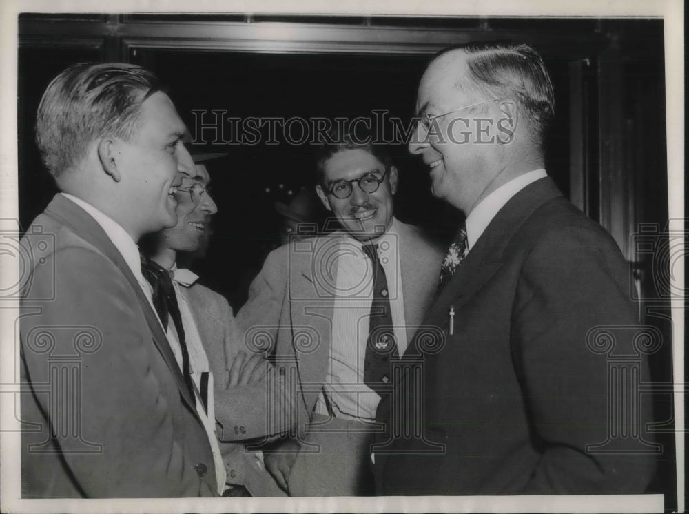 1938 Press Photo Donald M. Nelson Sears Roebuck President talks to reporters - Historic Images