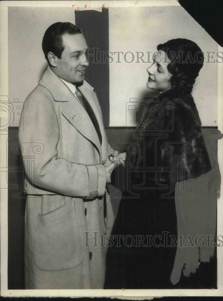 1933 Press Photo Ruth Winter &amp; Paul Cummins before their wedding - Historic Images