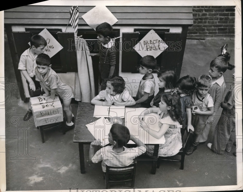 1945 Press Photo Children at James Center of Children&#39;s Aid Society in New York - Historic Images