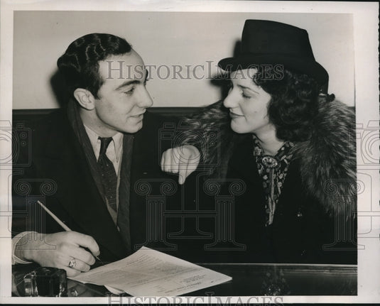 1940 Press Photo 1st couple to apply for marriage license Leap Year 1940-Historic Images