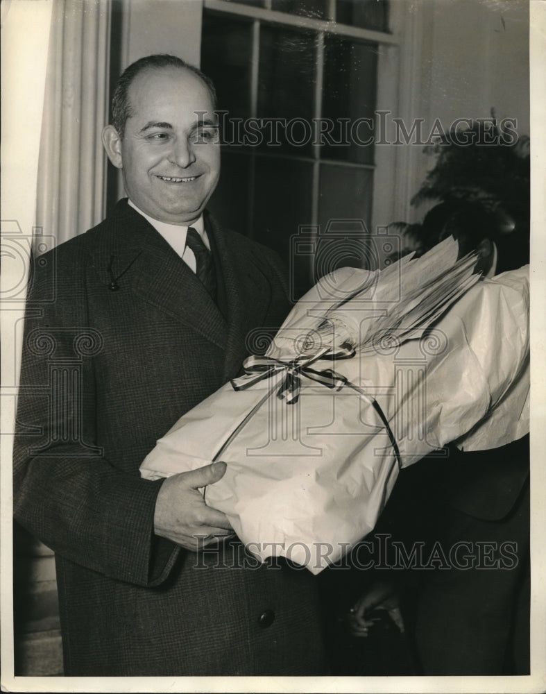 1938 Press Photo Charles Malcotis Head of Delegation James Roosevelt to Enter - Historic Images