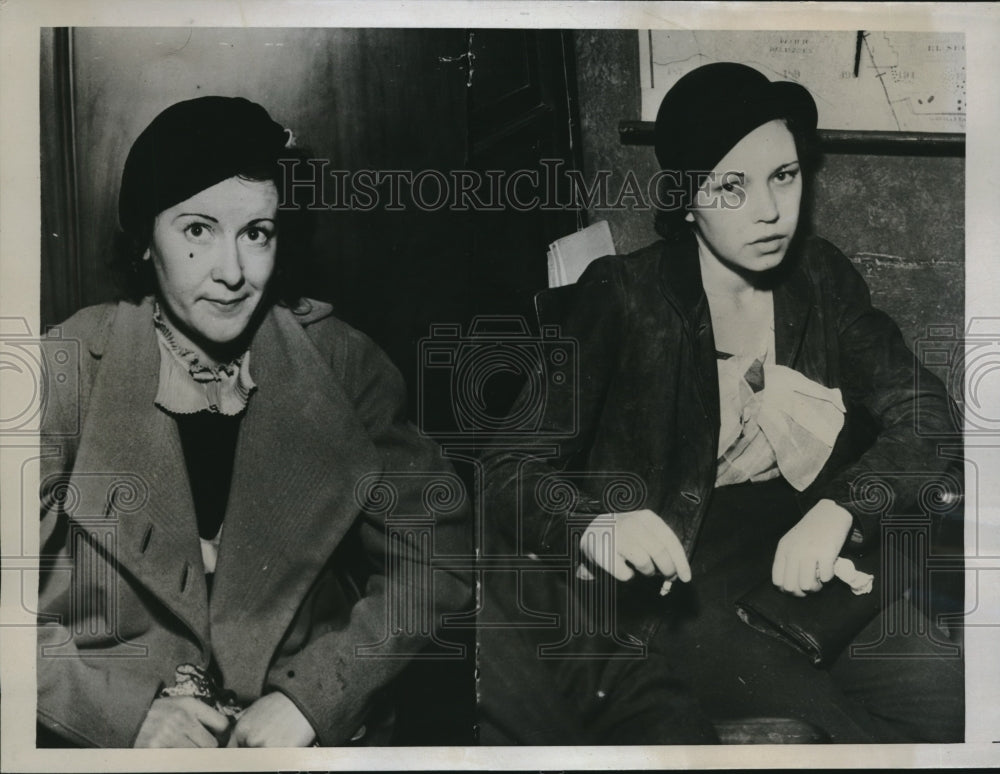 1934 June Ward and Ann Williams as William Gettle&#39;s kidnappers - Historic Images