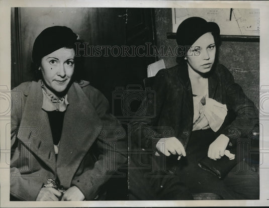 1934 June Ward and Ann Williams as William Gettle's kidnappers - Historic Images
