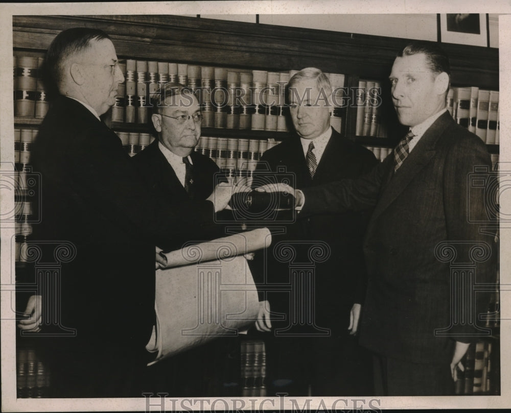 1939 Press Photo Frank hauge is sworn in as a judge-Historic Images