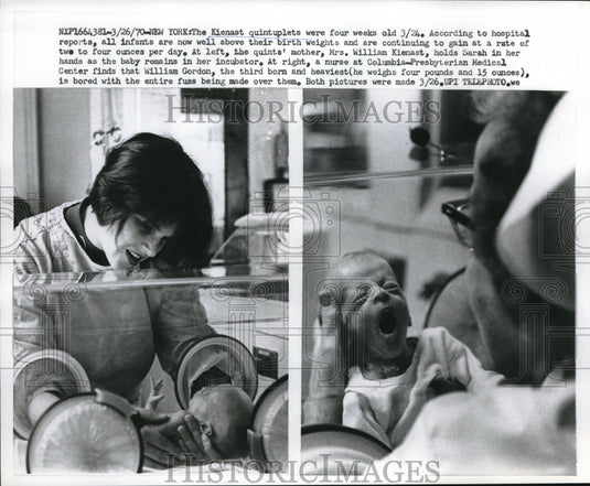 1970 Press Photo Kienast Quintuplets 4 weeks old Mrs William Kienast holds Sarah - Historic Images