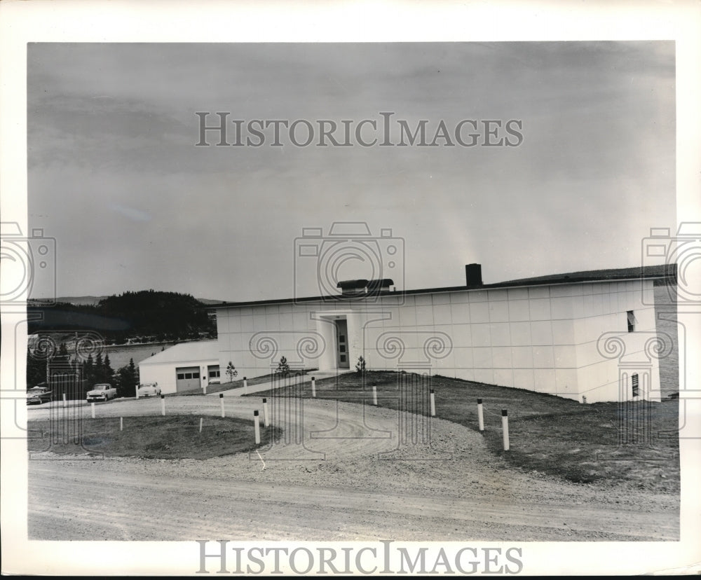 1959 Press Photo Clarenville, Newfoundland, trans Atl phine system bldg - Historic Images