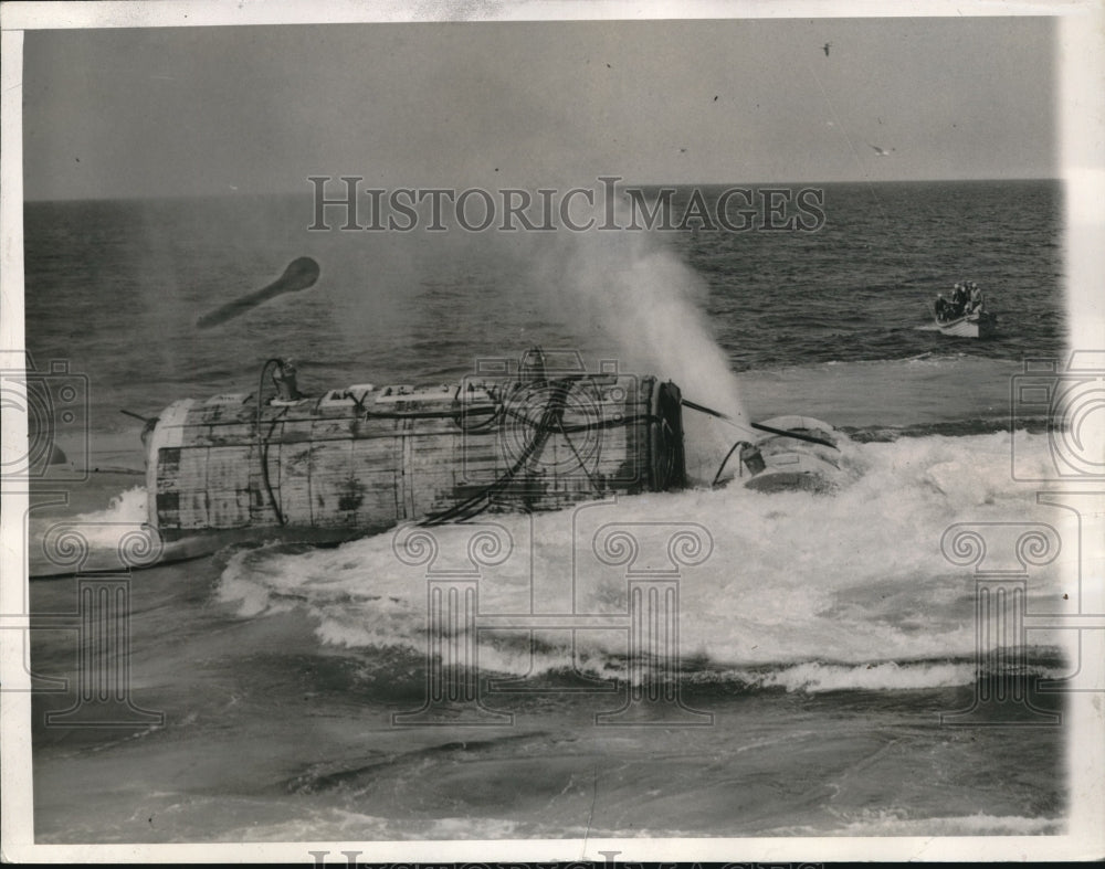 1939 Press Photo Pontoons Bringing Sailfish To The Surface - Historic Images