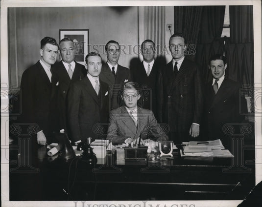 1935 Press Photo boys take over stock exchange in New York City. - Historic Images
