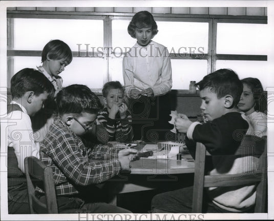 1955 Press Photo E Ann Arbor, Mich Pat Sullivan & her class at school - Historic Images