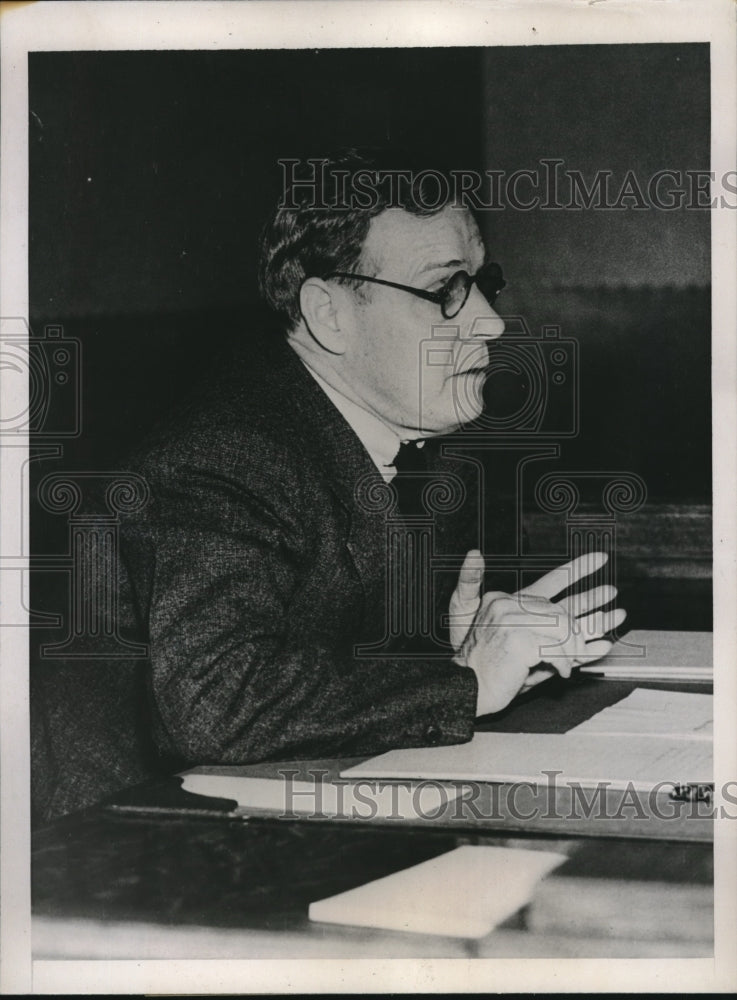 1937 Press Photo Walter Wilbur, trial examiner for Natl Labor Relations board - Historic Images