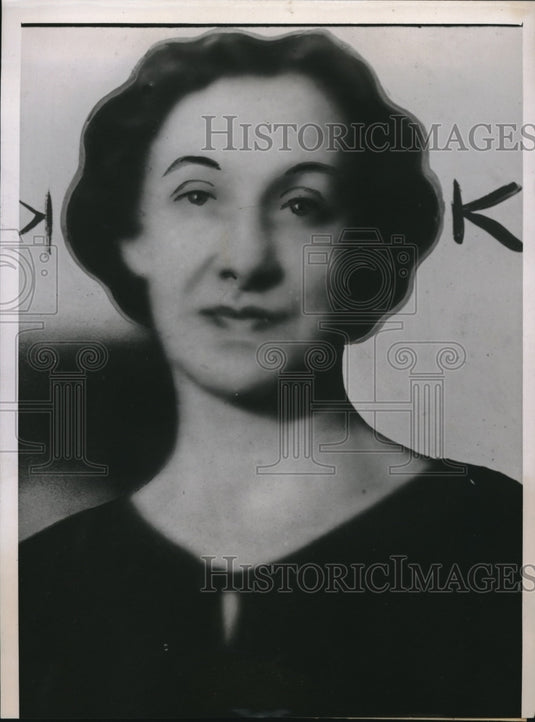 1938 Press Photo Ill Mrs Alice Walther Tries To Reach Her Son - Historic Images