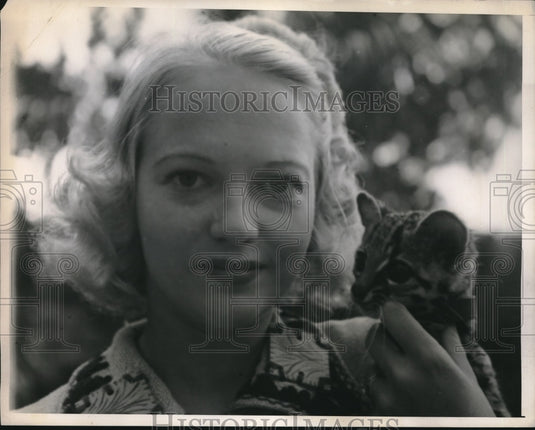 1938 Press Photo Mrs. T.W. Warner Jr. & Baby Ocelot Leemo - nec31852 - Historic Images