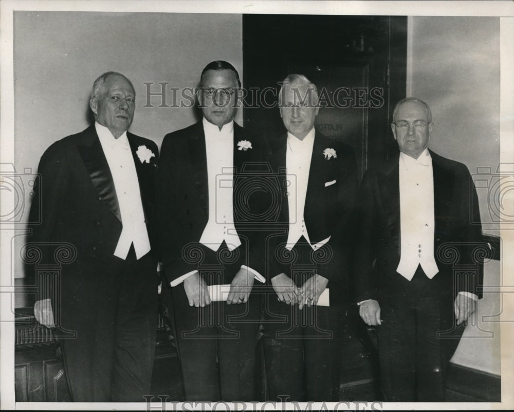 1938 Press Photo Edison Medal Presented To Gano Dunn Of JG White Engineering - Historic Images