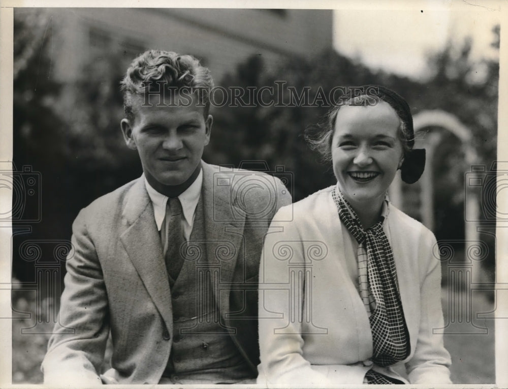 1932 Press Photo Carl Gove & Fiancee Dorothy Hartwell In Salem, Massachusetts - Historic Images