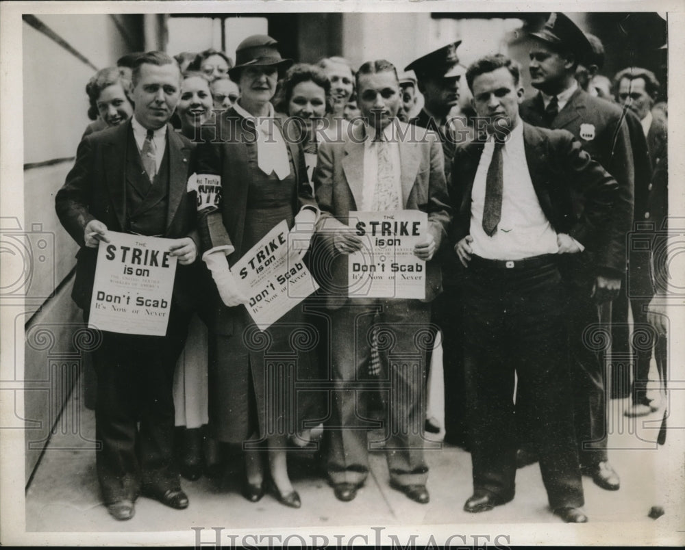 1934 Press Photo Gov. wife throws in with Strikers - Historic Images