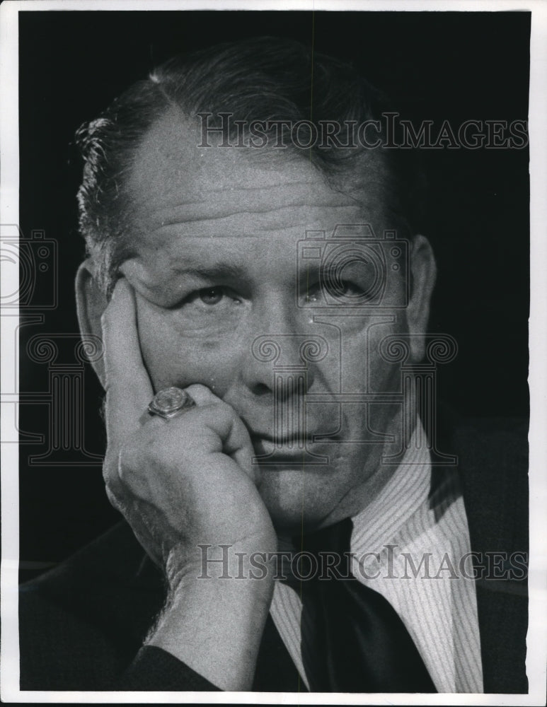 1969 Press Photo Roberth Finch, Sec. of U.S Wealth, Welfare and Education. - Historic Images