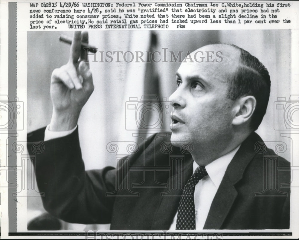 1966 Press Photo Federal POwer Commission Chairman Leo C White - Historic Images