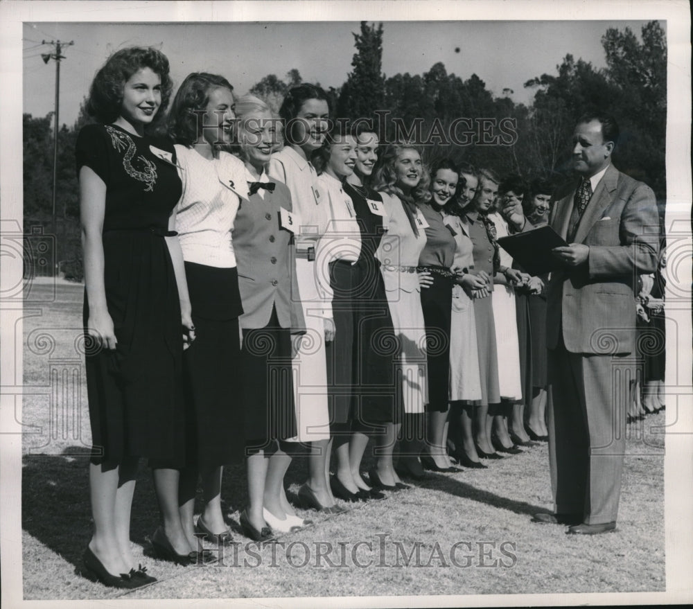 1947 Press Photo Pasadena, Cal. picking of Queen for Tournament of Roses parade - Historic Images