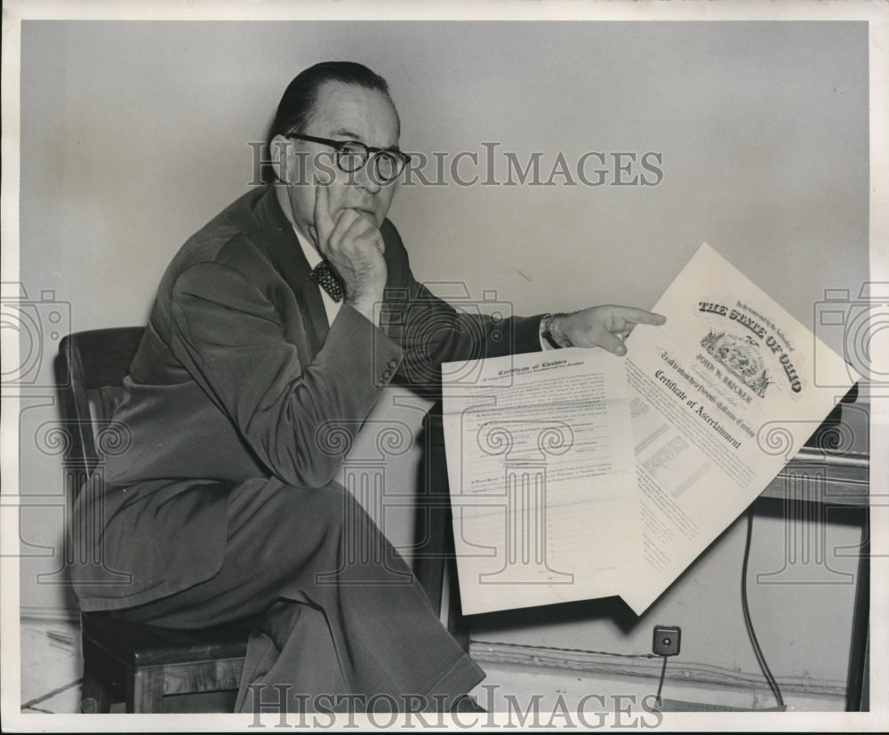 1952 Press Photo Ted Brown Holds Certificate Of Ascertainment. - nec32721 - Historic Images