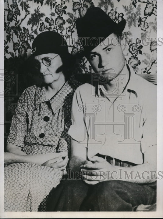 1935 Press Photo Llloyd Mrs Mary Robinson Arrested Murder Of Farmer - Historic Images