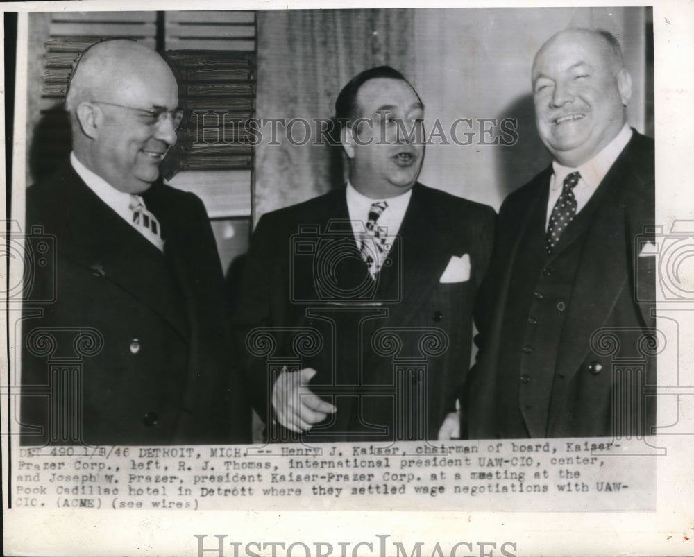 1946 Industrialist Henry Kaiser With UAW - Historic Images