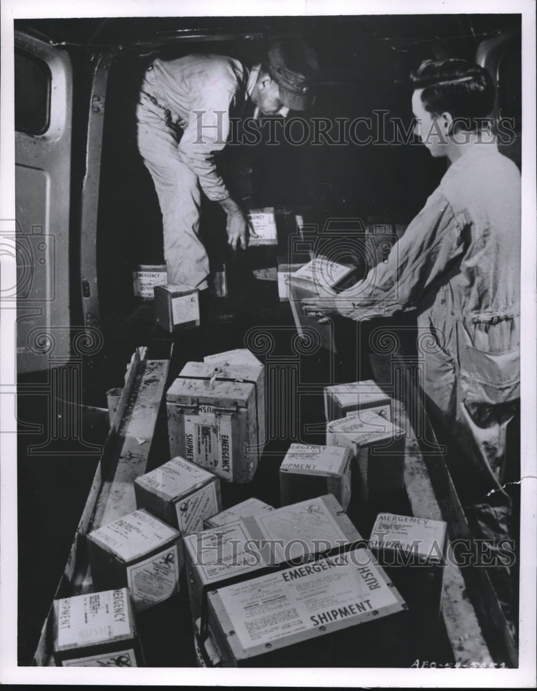 1955 Press Photo Isotopes are loaded at Oak ridge - nec33436 - Historic Images