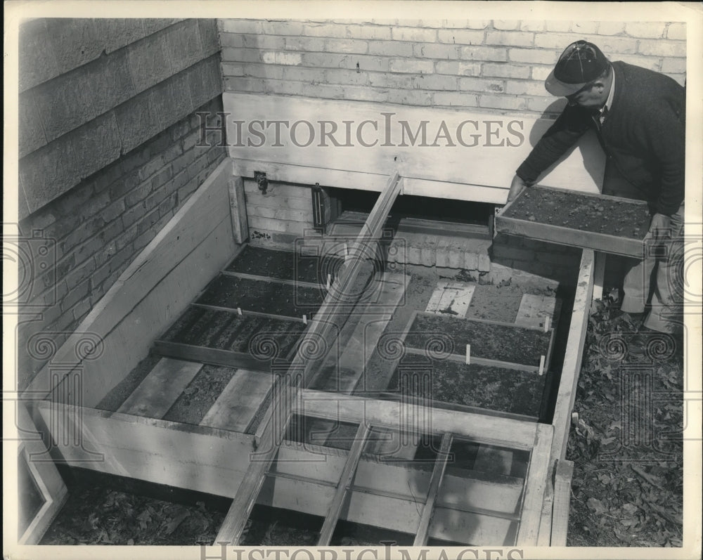 1951 Press Photo House Coldframe - Historic Images