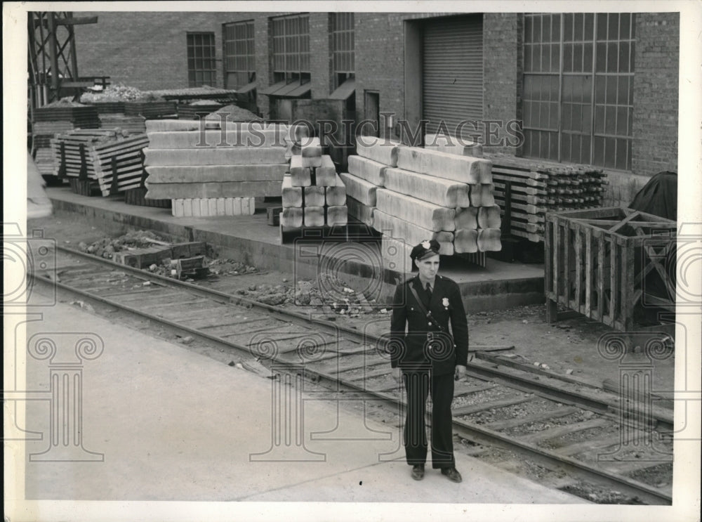 1941 Press Photo Aluminum Plants Idle as Die Casters Strike-Historic Images