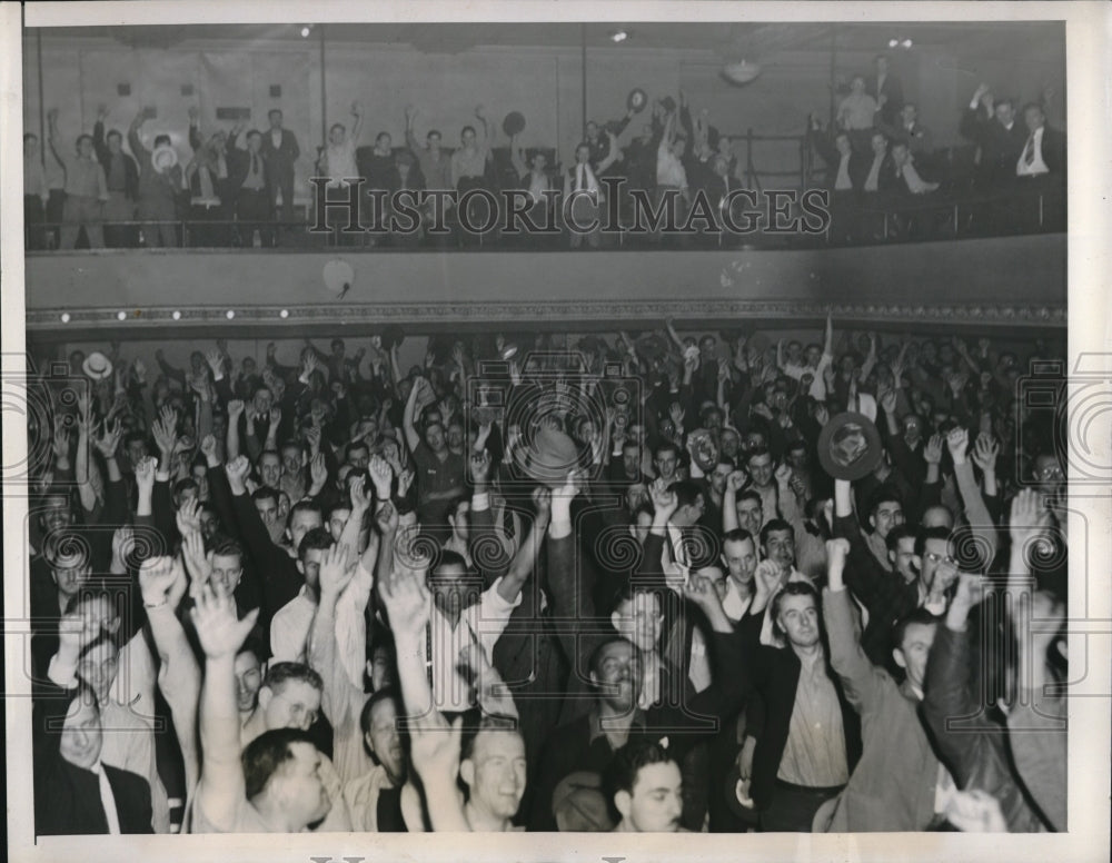 1941 Press Photo Aluminum Company Die Casters Vote to Call off Strike - Historic Images