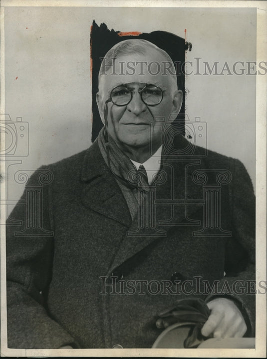1925 Press Photo Atty. Paul Craveth on the S.S. Olympic upon return from India - Historic Images
