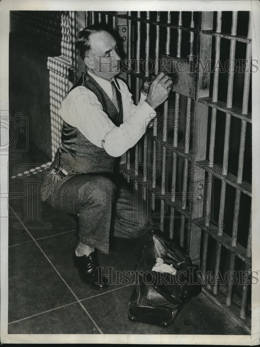 1934 Press Photo San Francisco's official Lockpicker, James J. Secord - Historic Images