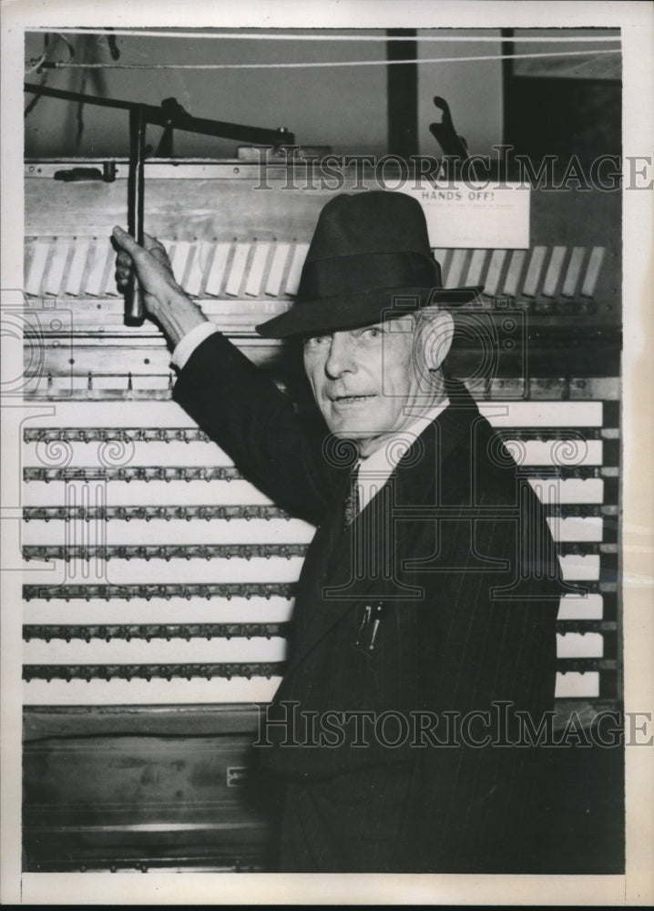 1938 Press Photo Bridgeport, Conn Jasper McLevy, Socialist Mayor-Historic Images