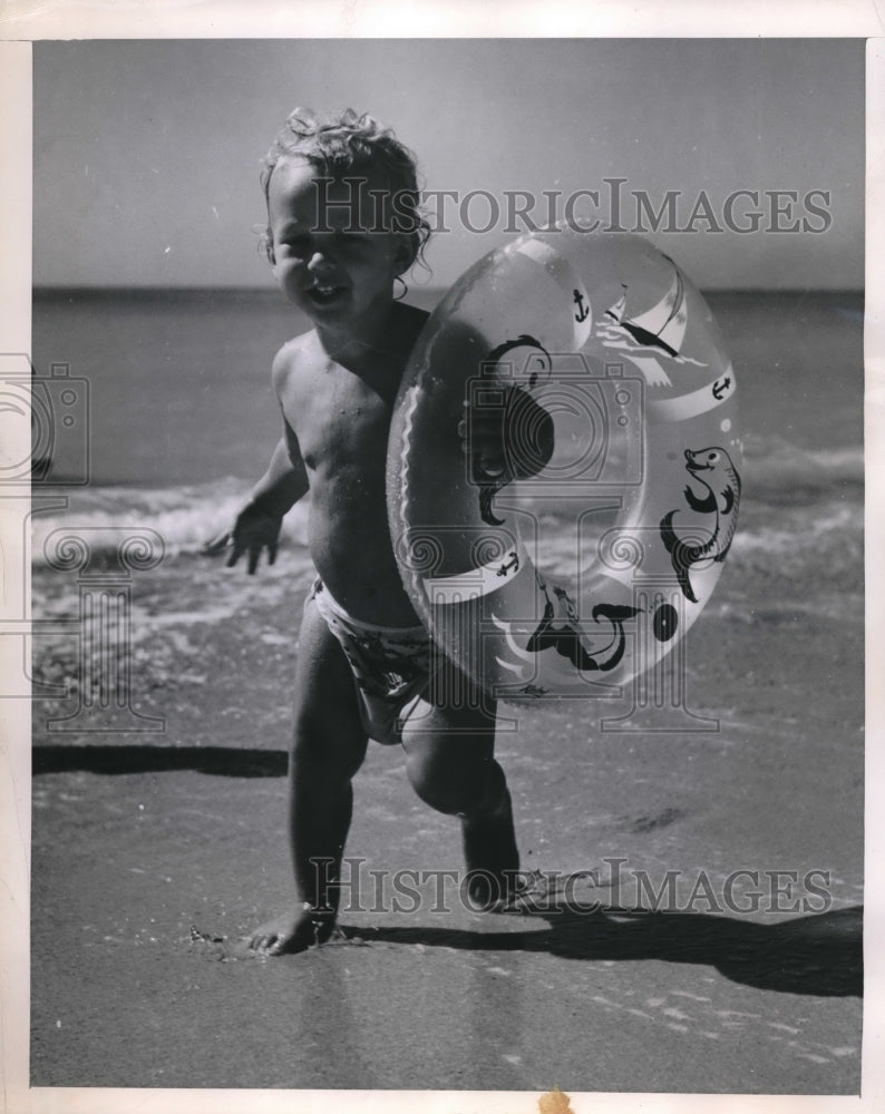 1947 Press Photo little man against the sea - nec34153 - Historic Images