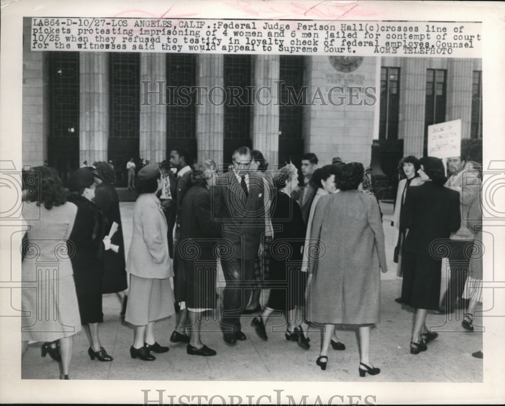 1948 Press Photo LA, Calif. Fed Judge Perison Hall &amp; pickets at courthouse - Historic Images