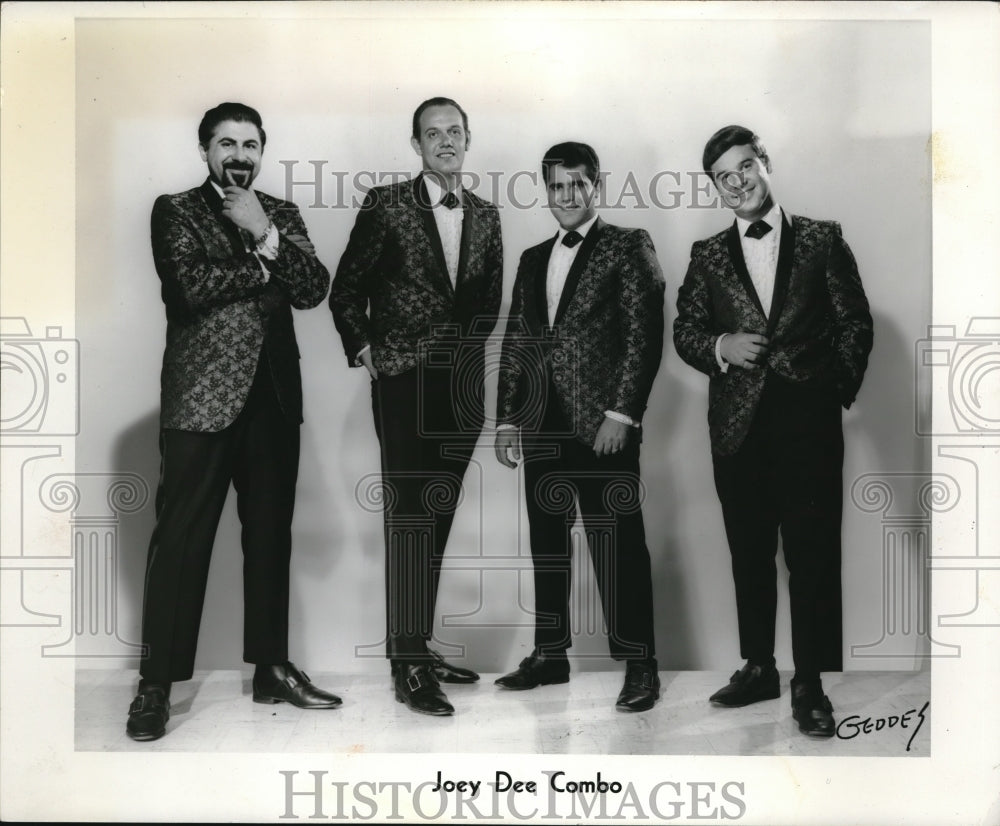 1970 Press Photo Joey Dee Combo Singing Quartet In Fancy Suits - Historic Images