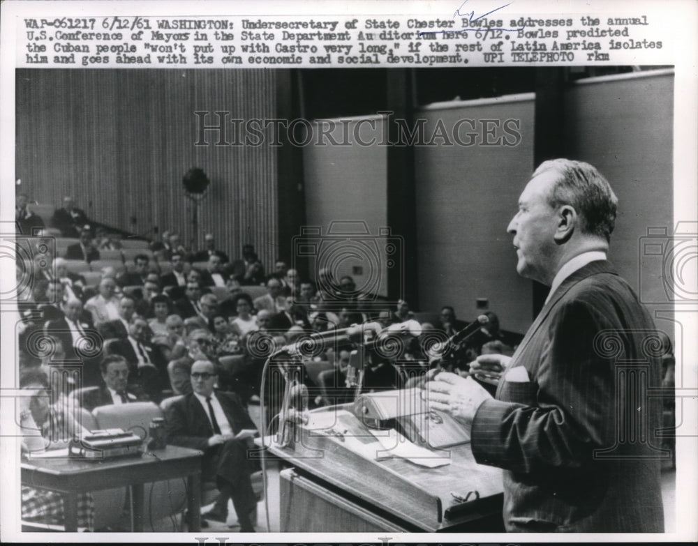 1961 Press Photo Undersecretary Of State Chester Bowles Talks To Mayors - Historic Images